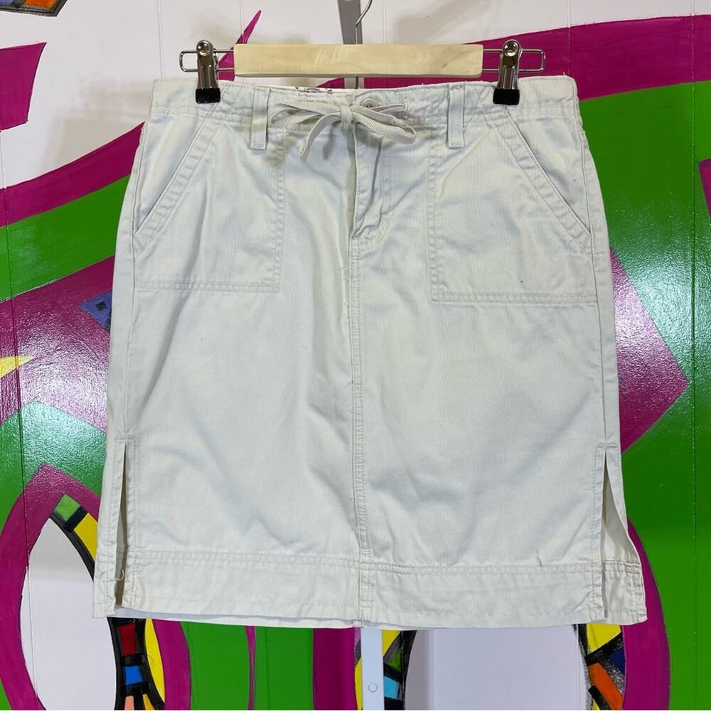 Hydraulic, Y2K Khaki Skirt with Slits. Size 7/8. In excellent condition!